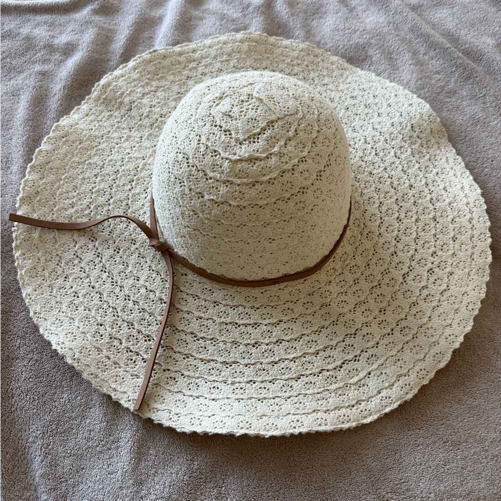 Wide Brim Sun Hat with Wired Brim Foldable & Packable
Garden hat, beach hat